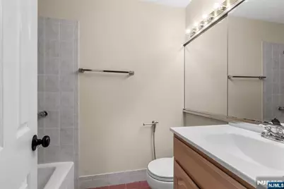 300 Gorge Road 2 #2, Cliffside Park, NJ 07010 - Photo 25