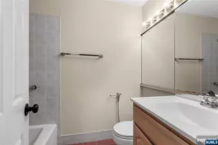 300 Gorge Road 2, Cliffside Park, NJ 07010 - Photo 25