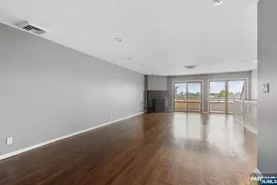 300 Gorge Road 2 #2, Cliffside Park, NJ 07010 - Photo 19