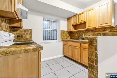 285 6th Street, Newark, NJ 07103 - Photo 37