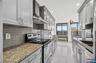 300 Winston Dr C3111, Cliffside Park, NJ 07010 - Photo 11