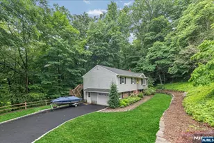 72 Smokey Ridge Rd, Ringwood, NJ 07456 - Photo 3