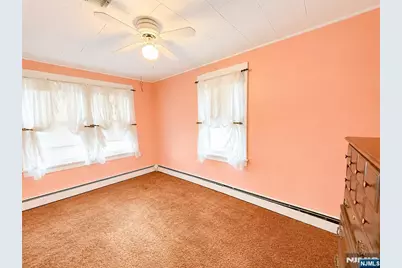 810 Colfax Avenue, Pompton Lakes, NJ 07442 - Photo 13