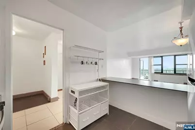 285 Aycrigg Avenue 22J #22J, Passaic, NJ 07055 - Photo 7