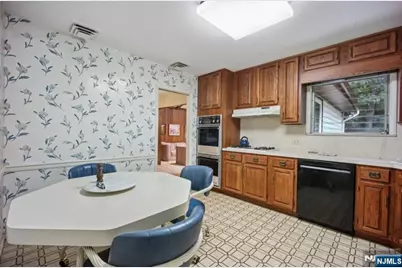 19 Bear Brook Lane, Livingston, NJ 07039 - Photo 15