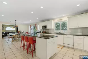 741 Washburn St, Teaneck Township, NJ 07666 - Photo 9