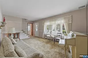 183 Lee St, Elmwood Park, NJ 07407 - Photo 9