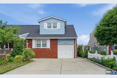 183 Lee Street, Elmwood Park, NJ 07407 - Photo 5