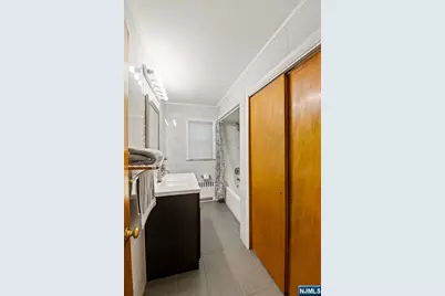 17 Kossuth Street, Wallington, NJ 07057 - Photo 11
