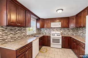 17 Kossuth St, Wallington, NJ 07057 - Photo 23