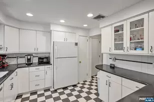 799 Millbrook Rd, River Edge, NJ 07661 - Photo 11
