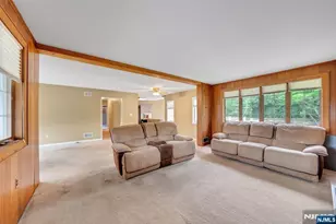 42 Heatherhill Rd, Cresskill, NJ 07626 - Photo 9