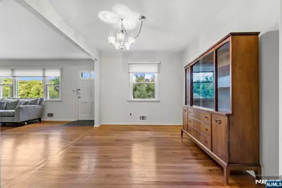 33 Walter Drive, Bloomingdale, NJ 07403 - Photo 15