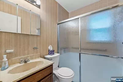 33 Walter Drive, Bloomingdale, NJ 07403 - Photo 25