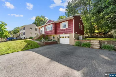 33 Walter Drive, Bloomingdale, NJ 07403 - Photo 5