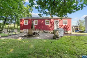 33 Walter Dr, Bloomingdale, NJ 07403 - Photo 33