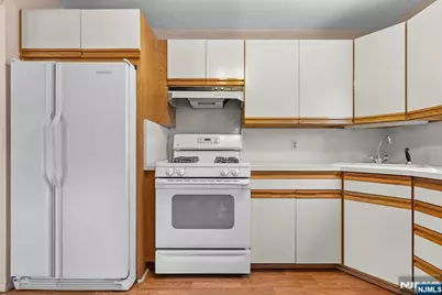 33 Walter Drive, Bloomingdale, NJ 07403 - Photo 7