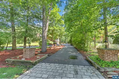 63 Pleasant Avenue, Upper Saddle River, NJ 07458 - Photo 5