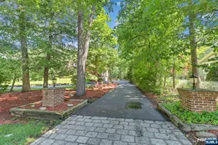 63 Pleasant Ave, Upper Saddle River, NJ 07458 - Photo 5