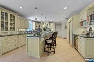 63 Pleasant Ave, Upper Saddle River, NJ 07458 - Photo 15