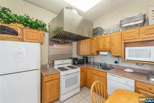 454 Cambridge Dr, Butler, NJ 07405 - Photo 21