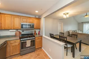 454 Cambridge Dr, Butler, NJ 07405 - Photo 5