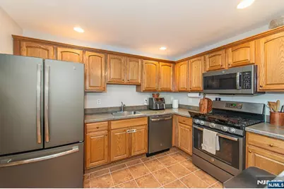 454 Cambridge Drive, Butler, NJ 07405 - Photo 7