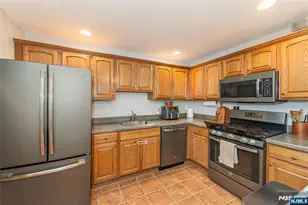 454 Cambridge Dr, Butler, NJ 07405 - Photo 7