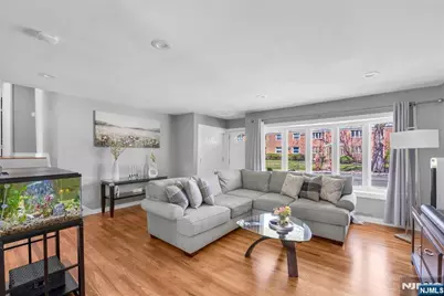 136 E Clinton Avenue, Bergenfield, NJ 07621 - Photo 5