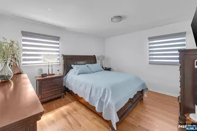 136 E Clinton Avenue, Bergenfield, NJ 07621 - Photo 15