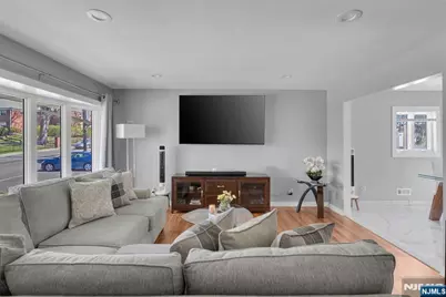 136 E Clinton Avenue, Bergenfield, NJ 07621 - Photo 3