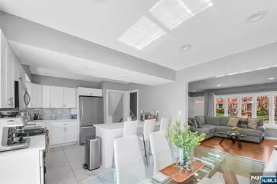 136 E Clinton Avenue, Bergenfield, NJ 07621 - Photo 9