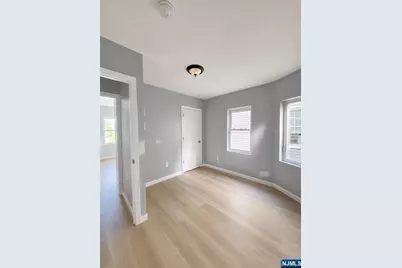63 Huntington Terrace, Newark, NJ 07112 - Photo 9