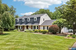 18 Roxbury Downs, Upper Saddle River, NJ 07458 - Photo 3