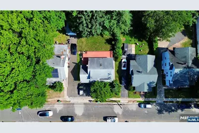 17 E Johnson Avenue, Bergenfield, NJ 07621 - Photo 25