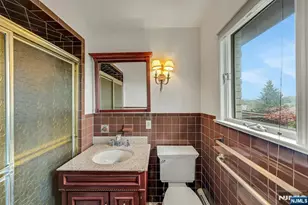 141 Middlesex Ave, Englewood Cliffs, NJ 07632 - Photo 17