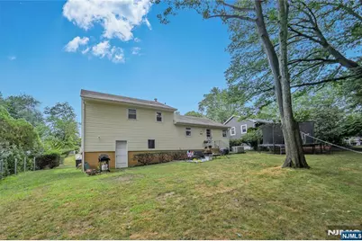 270 Glen Avenue, Dumont, NJ 07628 - Photo 21