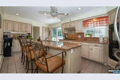 37 Keilana Drive, Wayne, NJ 07470 - Photo 9