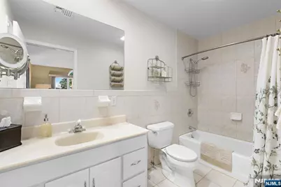 228 Lafayette Avenue, Cliffside Park, NJ 07010 - Photo 23