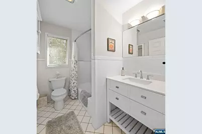 228 Lafayette Avenue, Cliffside Park, NJ 07010 - Photo 19