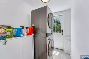 252 Canterbury Pl, Ridgewood, NJ 07450 - Photo 15