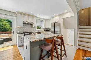 252 Canterbury Pl, Ridgewood, NJ 07450 - Photo 11