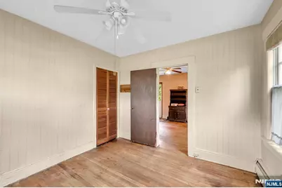 163 W Midland Avenue, Paramus, NJ 07652 - Photo 21