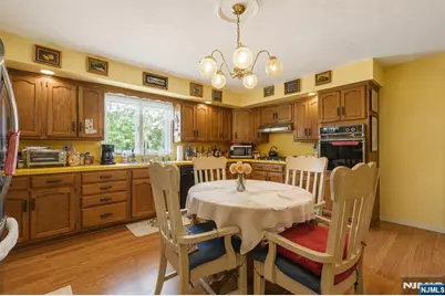 804 Saddle River Road, Saddle Brook Township, NJ 07663 - Photo 3