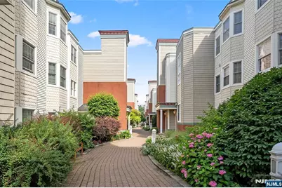 155 The Promenade, Edgewater, NJ 07020 - Photo 3
