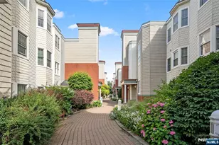 155 The Promenade, Edgewater, NJ 07020 - Photo 3