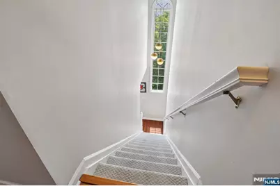 282 Roslyn Court 282X #282X, West New York, NJ 07093 - Photo 21