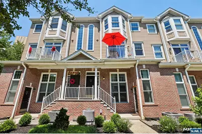 282 Roslyn Court 282X #282X, West New York, NJ 07093 - Photo 3