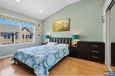 282 Roslyn Court 282X #282X, West New York, NJ 07093 - Photo 29