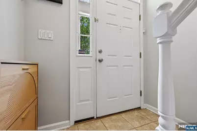 282 Roslyn Court 282X #282X, West New York, NJ 07093 - Photo 5